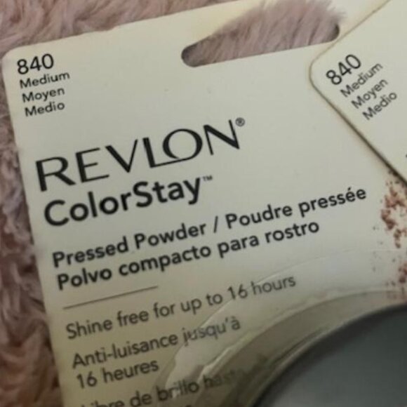 Revlon Color Stay Pressed Powder/Medium - Picture 2 of 2